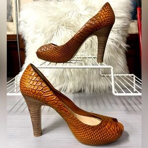 Nine West peep toe pumps